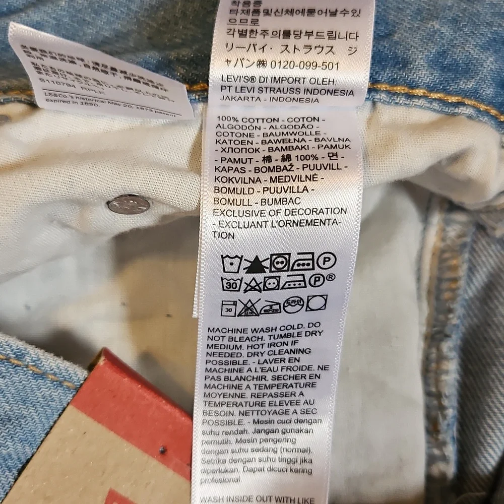 NEW! Levi's High Rise Cinch Baggy Jeans In Invested Indigo Size 30 - Picture 11 of 13